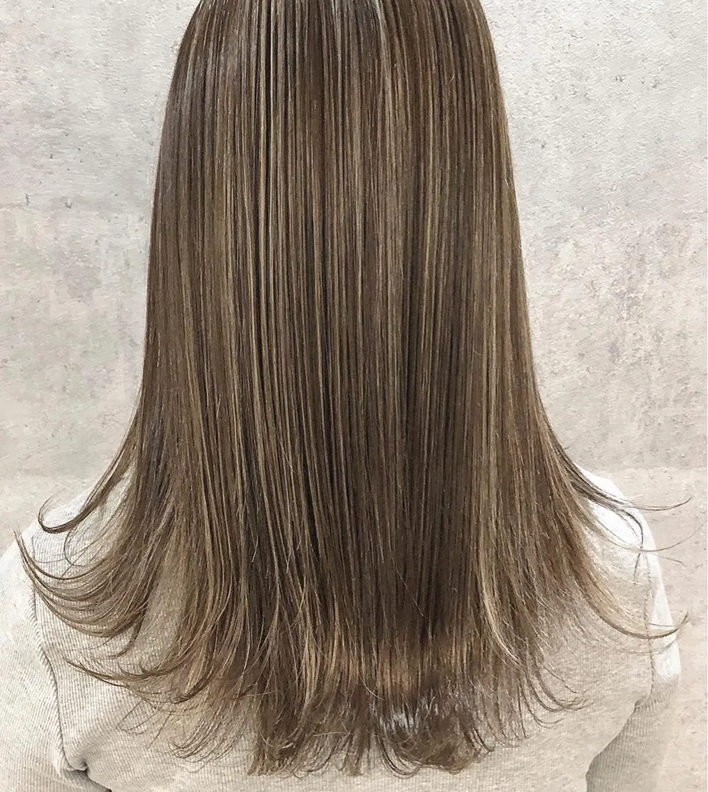 セミロング カラー ハイライトカラー ハイライト ✨MiL✨ ✨心斎橋✨のヘアスタイル
