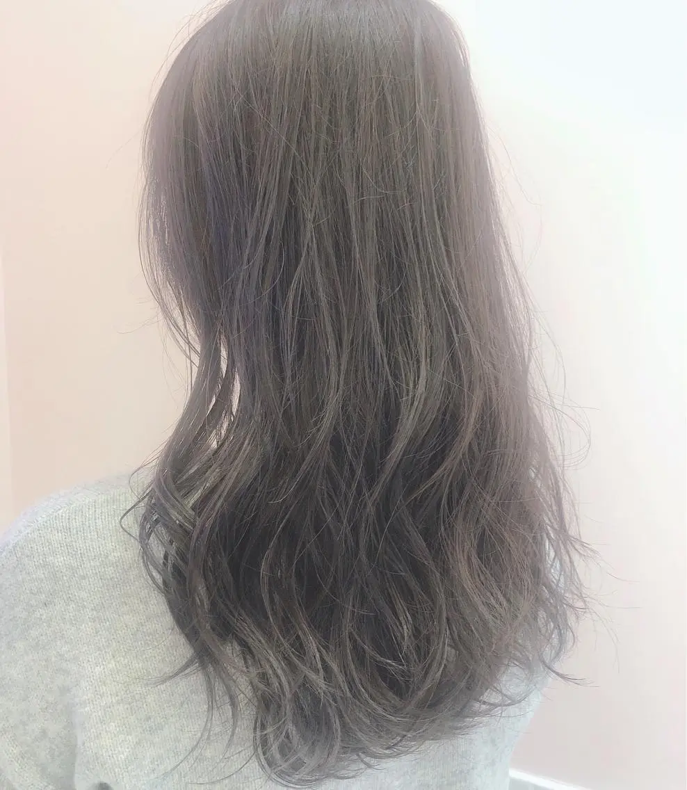 ロング カラー ブリーチ グレージュ ヘアカラー トリートメント 透明感カラー× レイヤーカット✨高梨のヘアスタイル