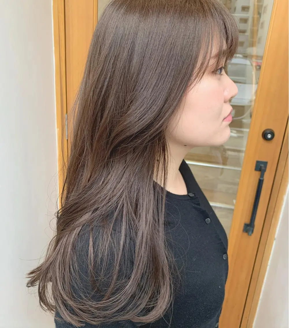 ロング カラー 透明感カラー おくれ毛 hubhair レイヤー/透明感のヘアスタイル