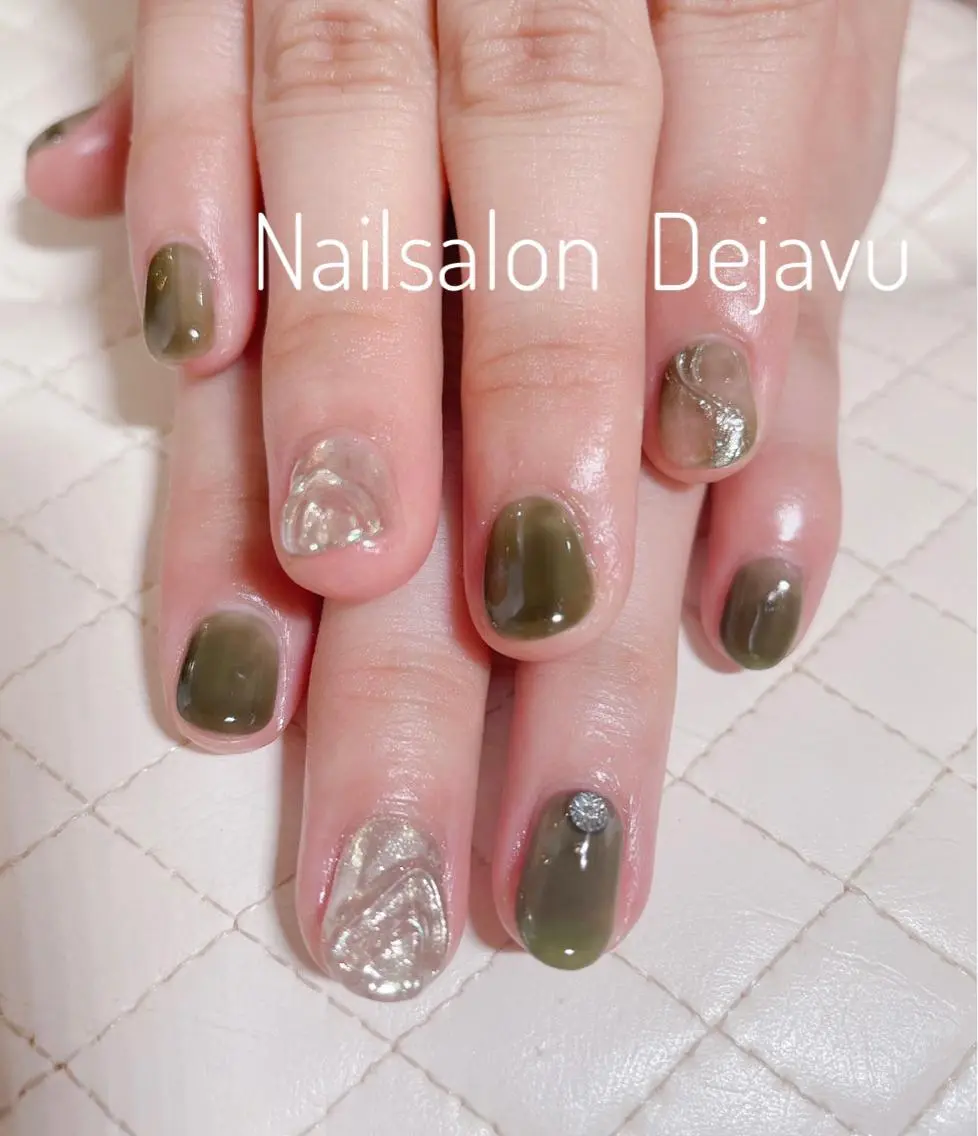ネイル アートネイル クリアネイル グリーン ミラーネイル ニュアンスネイル Nail salon Dejavu 🌿のネイルデザイン