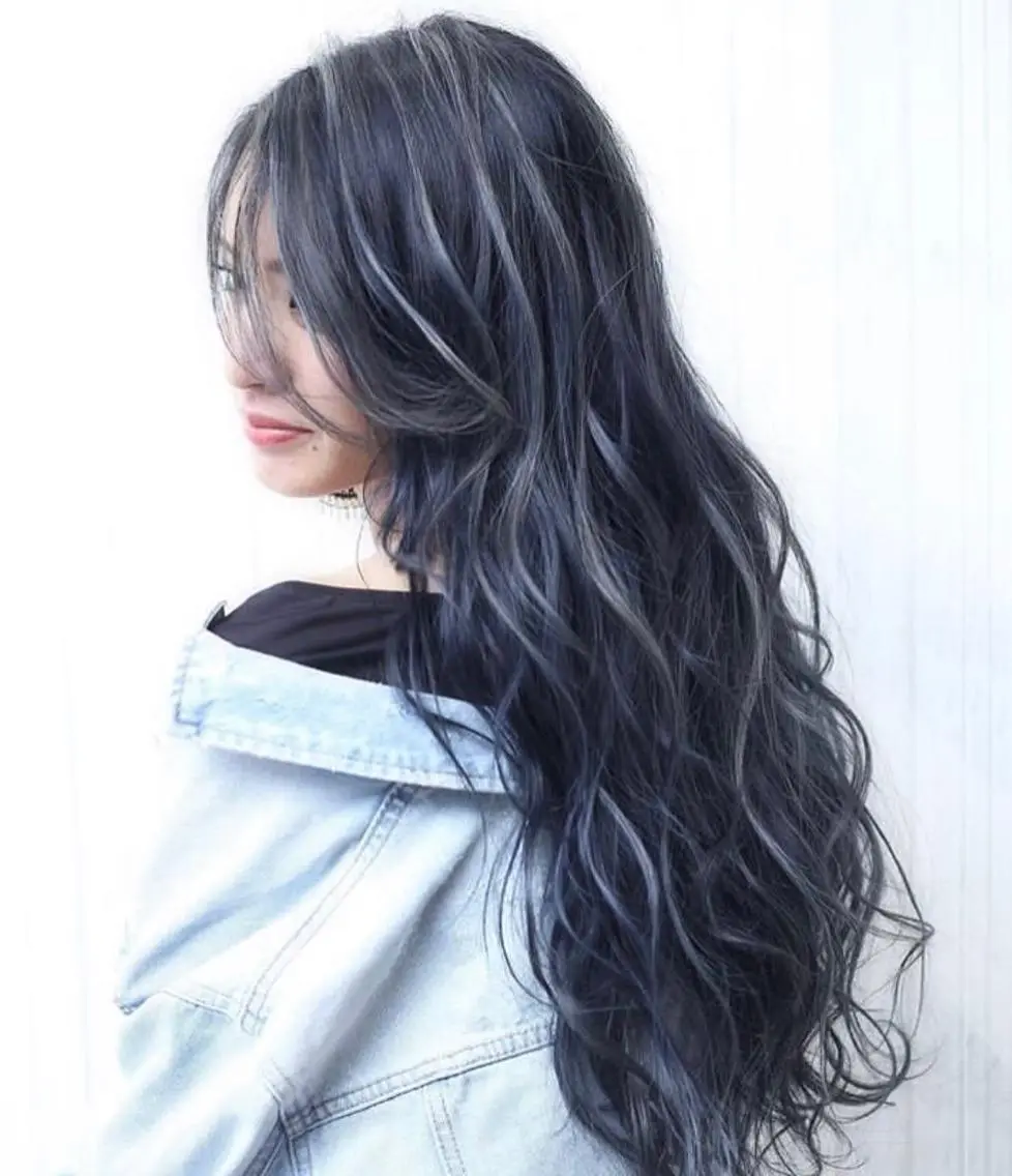 ロング カラー サワタ ミサのヘアスタイル