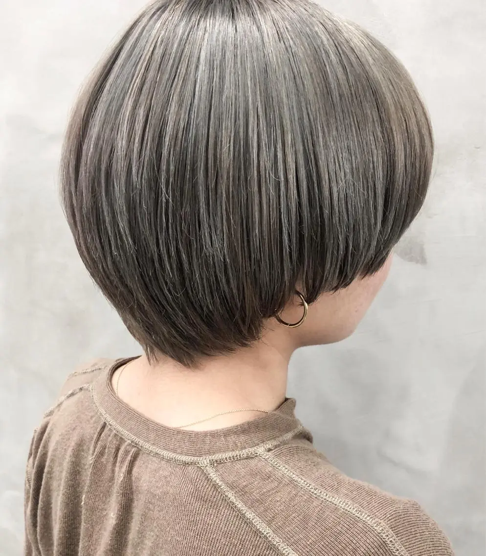 カラー グレージュ ショート・ボブ 徳竹淳一のヘアスタイル