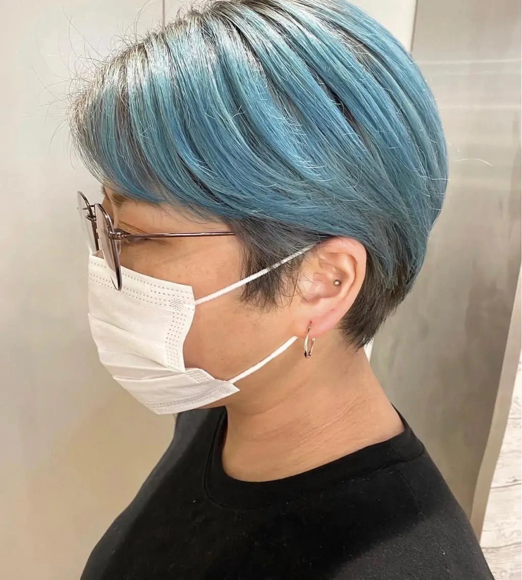 ショート カラー ブルーカラー 遠藤沙也加 /レイヤーカットのヘアスタイル