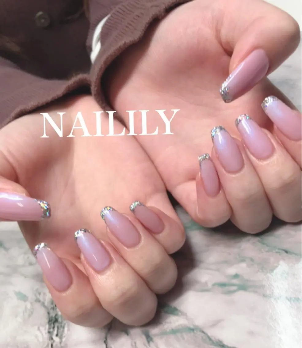 ネイル オーロラネイル フレンチネイル ガラスフレンチ ネイルサロン NAILILYのネイルデザイン