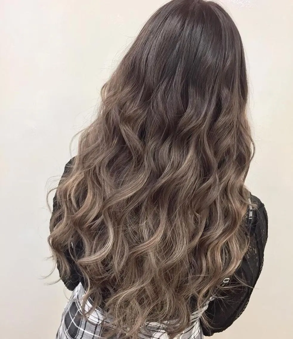 ロング カラー パーマ ヘアアレンジ 大阪レミーエクステ チビ編み込みのヘアスタイル