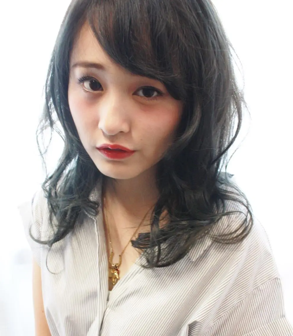 ミディアム カラー パーマ ブリーチ イルミナカラー 髪質改善 トリートメント tuuli トゥーリのヘアスタイル