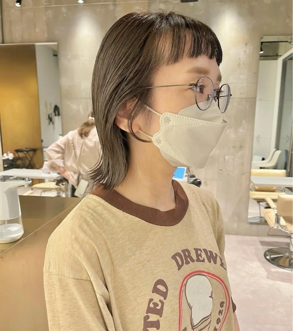 ミディアム カラー 切りっぱなしボブ グレージュ オリーブグレージュ オリーブグレー ボブ iLi 《イリ》のヘアスタイル