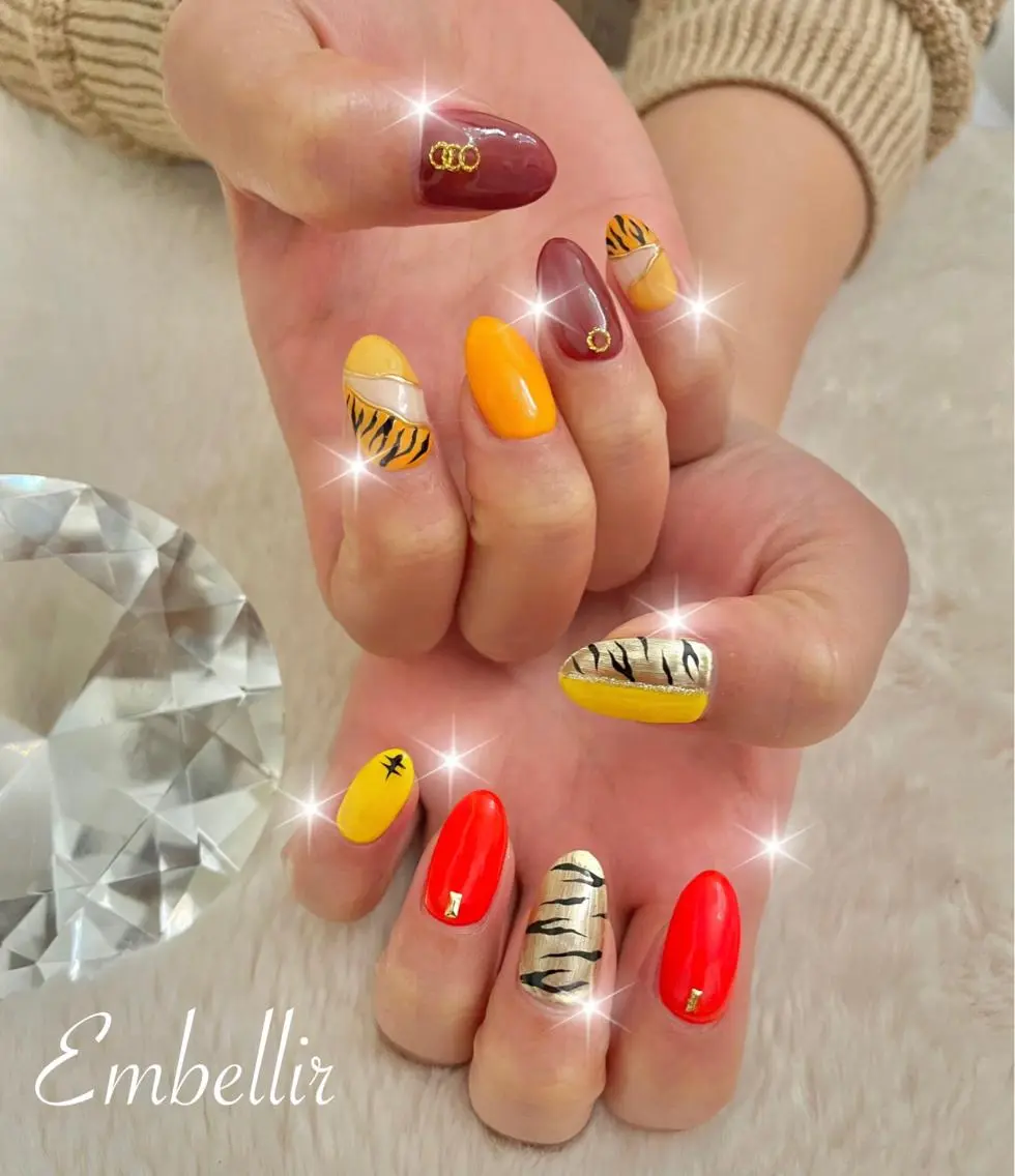 ネイル アートネイル ホワイト 冬ネイル EMILUCA 北河希のエステ・リラクイメージ