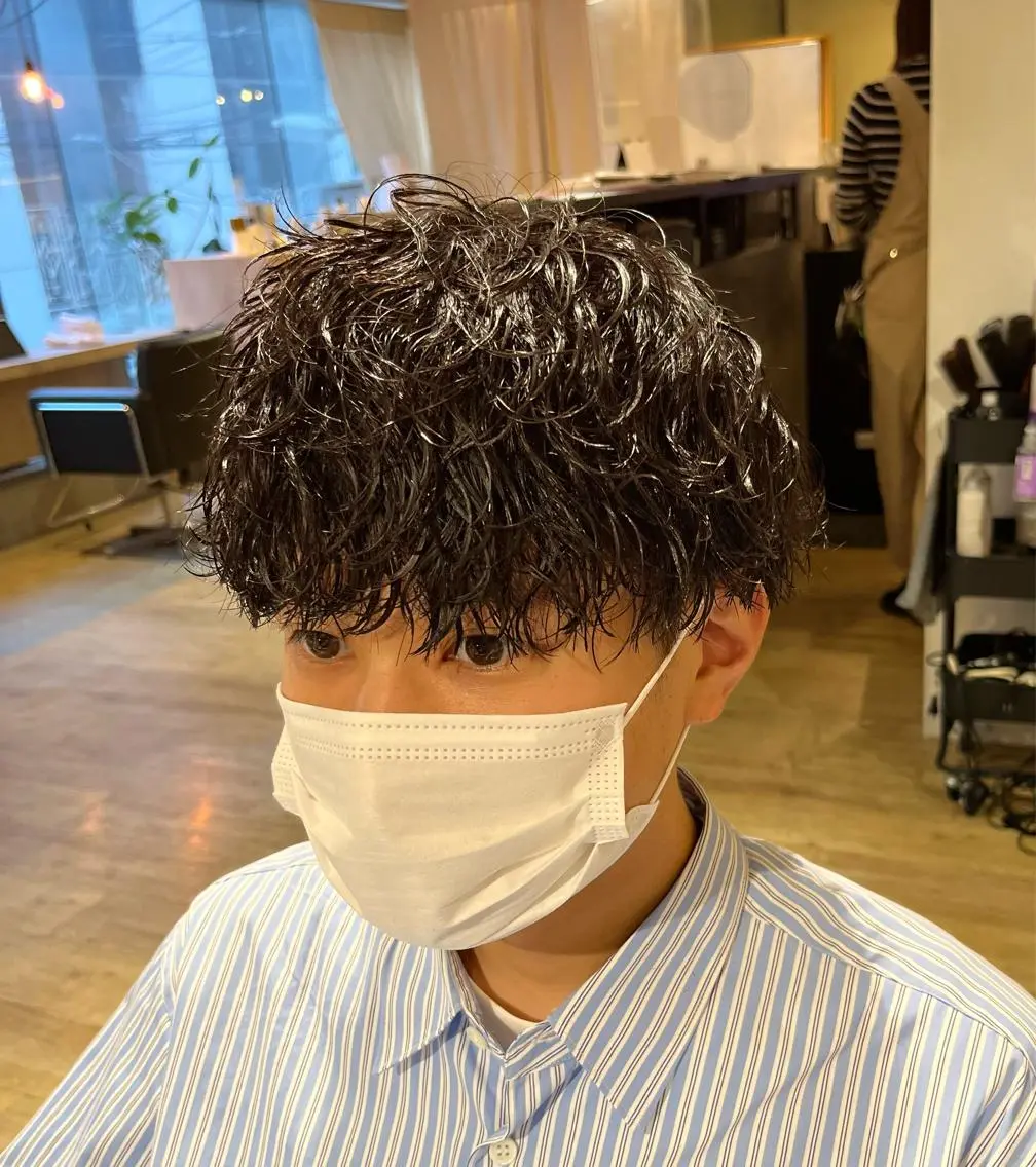 ショート パーマ メンズ カット パーマ SCENEbyRAD helmのヘアスタイル