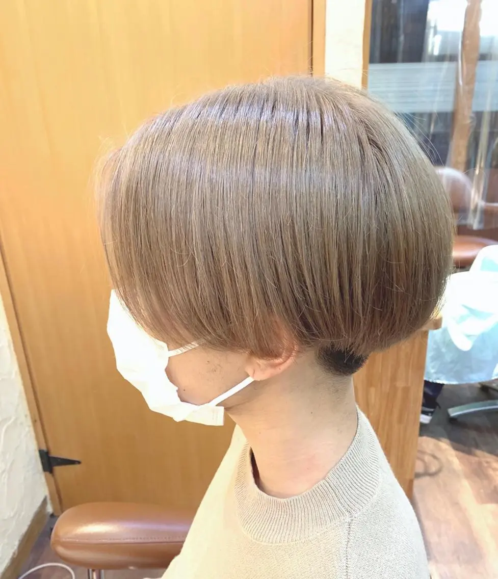 ショート カラー メンズ センターパート 学生（メンズ向け） メンズショート ツーブロック ベージュカラー 🌿ヤマグチ ユウキ🌿のヘアスタイル