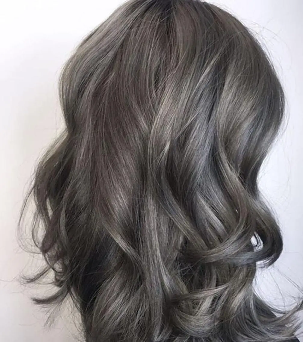 ロング カラー パーマ ヘアアレンジ 大阪レミーエクステ チビ編み込みのヘアスタイル