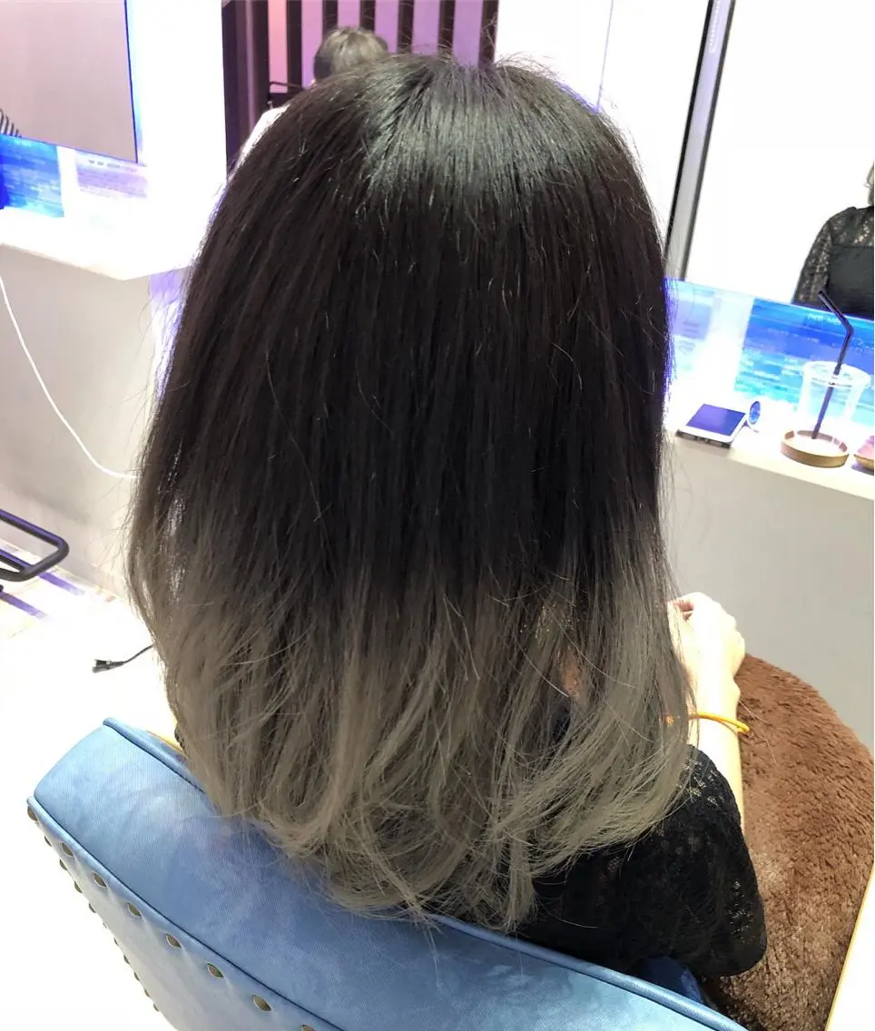 ミディアム カラー グラデーションカラー ハイトーンカラー 白井 つづりのヘアスタイル