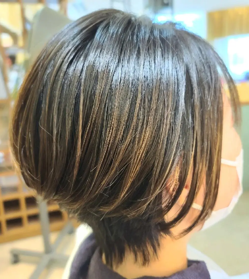 ショート カラー 透明感カラー グレージュ ハイライトカラー ハイライト 井澗 修二のヘアスタイル