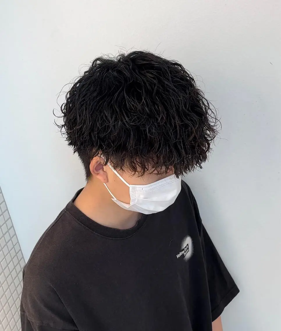 パーマ メンズ メンズパーマ 波巻きパーマ k jの眉毛・アイブロウイメージ