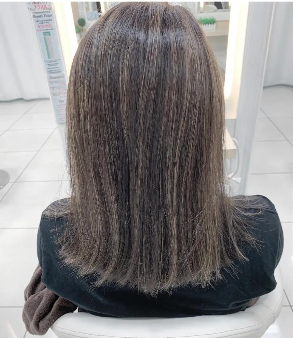 ミディアム midori osawaのヘアスタイル