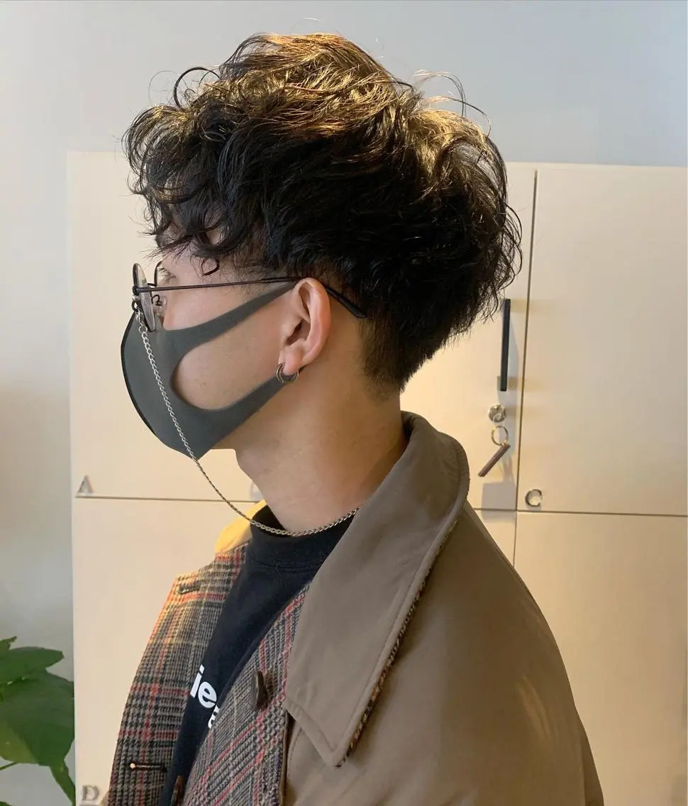 ショート カラー パーマ ヘアアレンジ メンズ キッズ ネイル マツエク・マツパ メンズパーマ 刈り上げ メンズネイル ウルフレイヤーカット /チヒロのヘアスタイル
