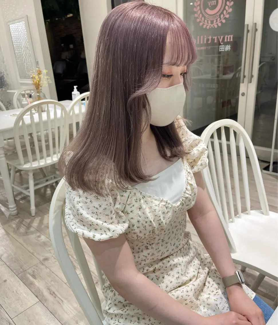 ロング カラー ベージュカラー ブリーチ ハイトーンカラー ラベンダーカラー ラベンダーベージュ 盛れる顔まわり✨🎀 レイヤー別所好葉のヘアスタイル
