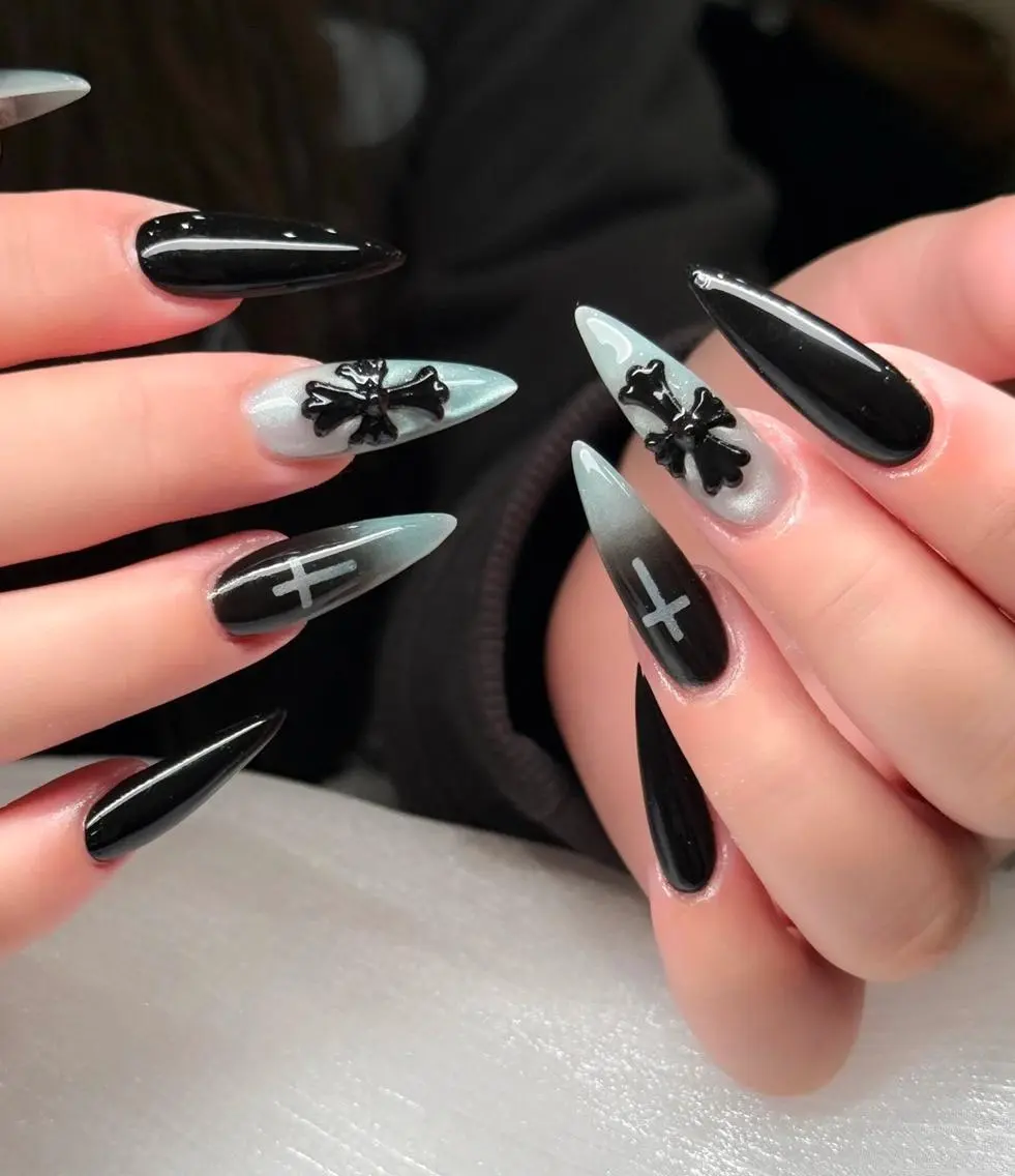 ネイル オーロラネイル ブルー チークネイル フットネイル フレンチネイル ハンドネイル NAILS168 池袋店のネイルデザイン