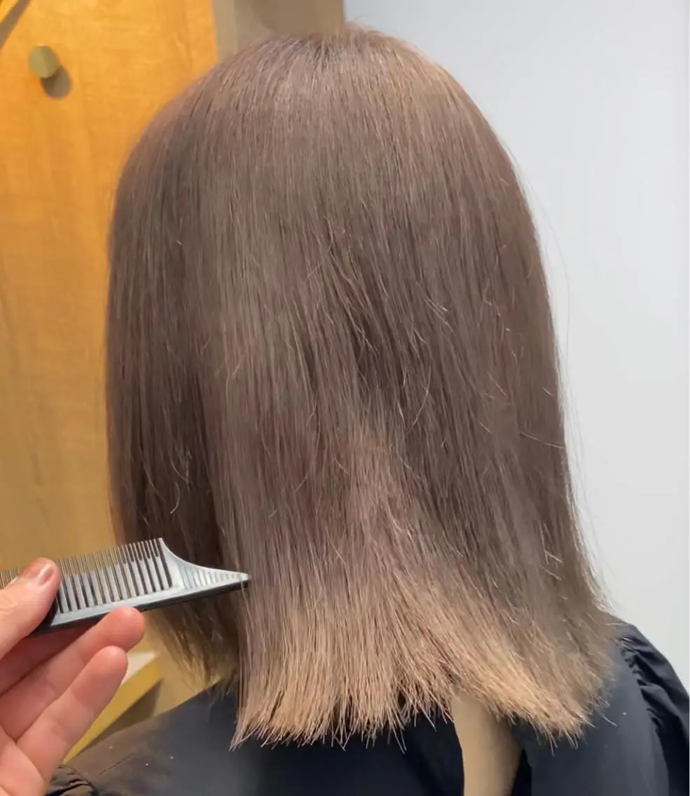 ミディアム カラー 横尾 歩のヘアスタイル