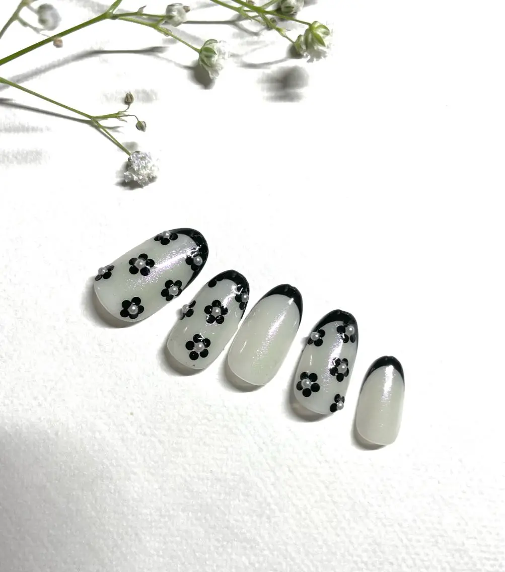 ネイル キラキラネイル le_rire _nailのネイルデザイン