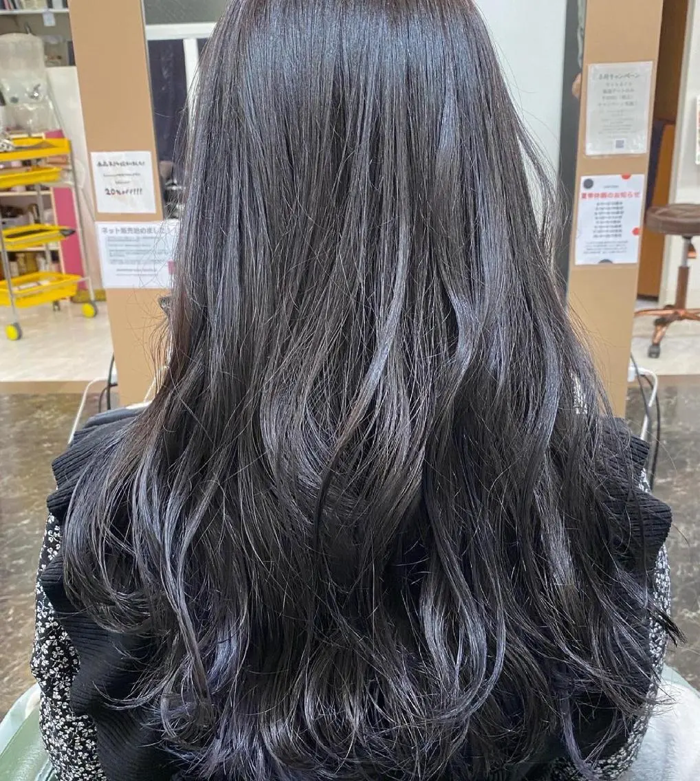 ロング 奥田 葵のヘアスタイル