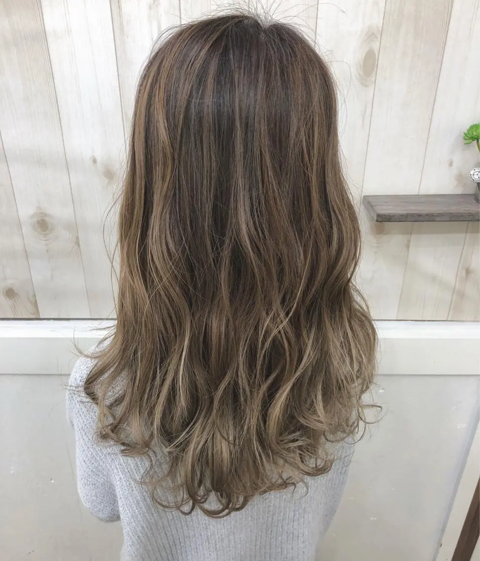 ロング Loob.TOKYO MIYA🌈のヘアスタイル