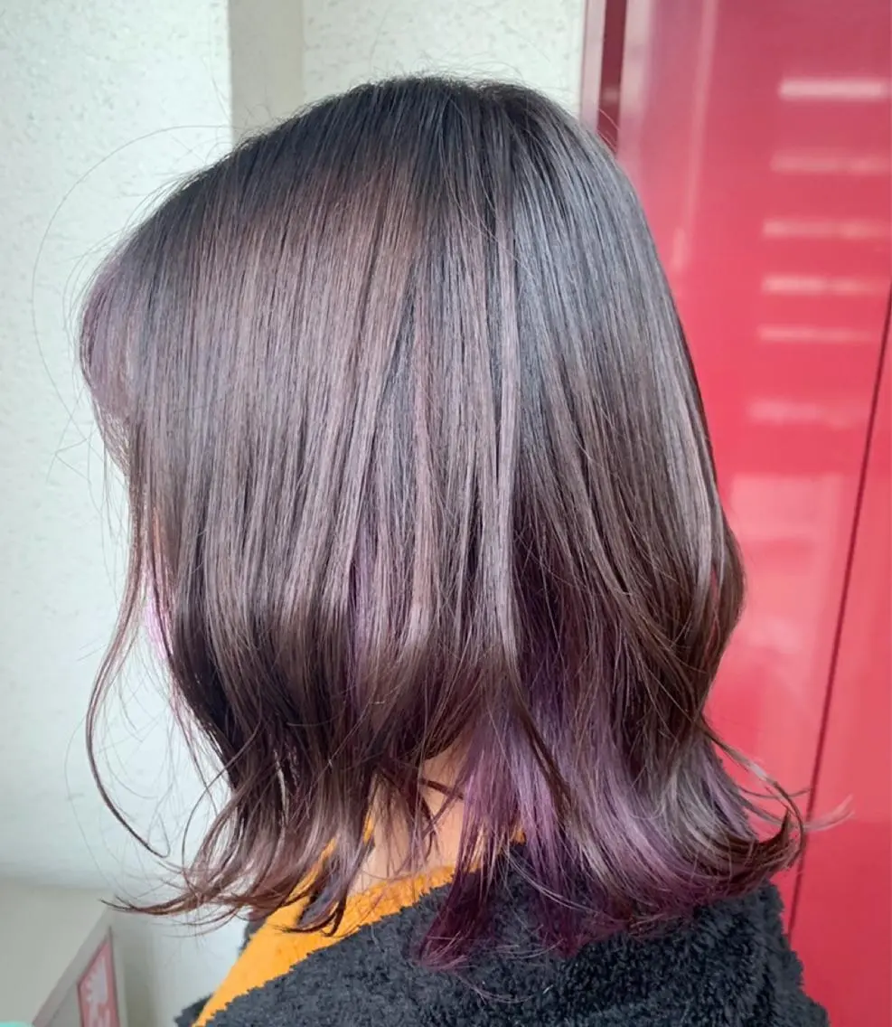 ミディアム カラー ブリーチ インナーカラー パープルカラー ウルトワ髪質改善 ディレクター/熊倉都のヘアスタイル