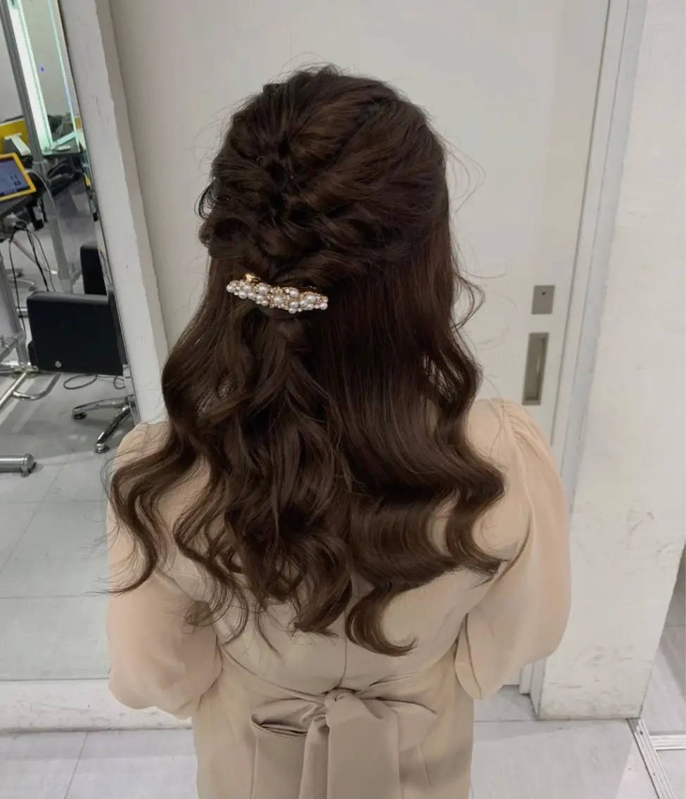 ロング お団子ヘア 卒業式のヘアスタイル 卒業式ヘアセット🎀 ヘアアレンジのヘアスタイル