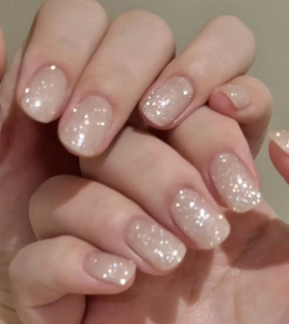 ミディアム シンプルネイル 🎀NANAMIのネイルデザイン