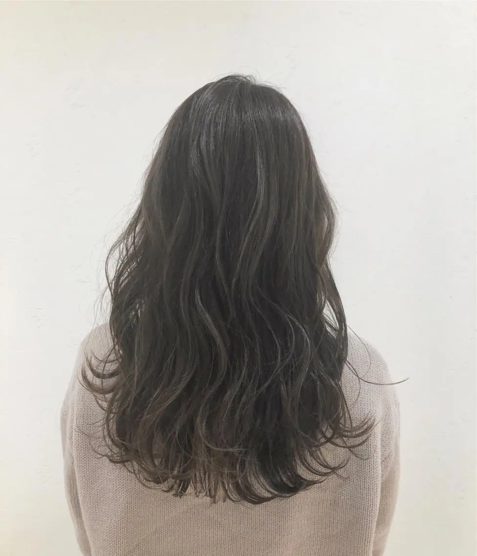 セミロング カラー ベージュカラー ハイライトカラー ハイライト カット ヘアカラー ニュアンスカラー🫧 加納のヘアスタイル