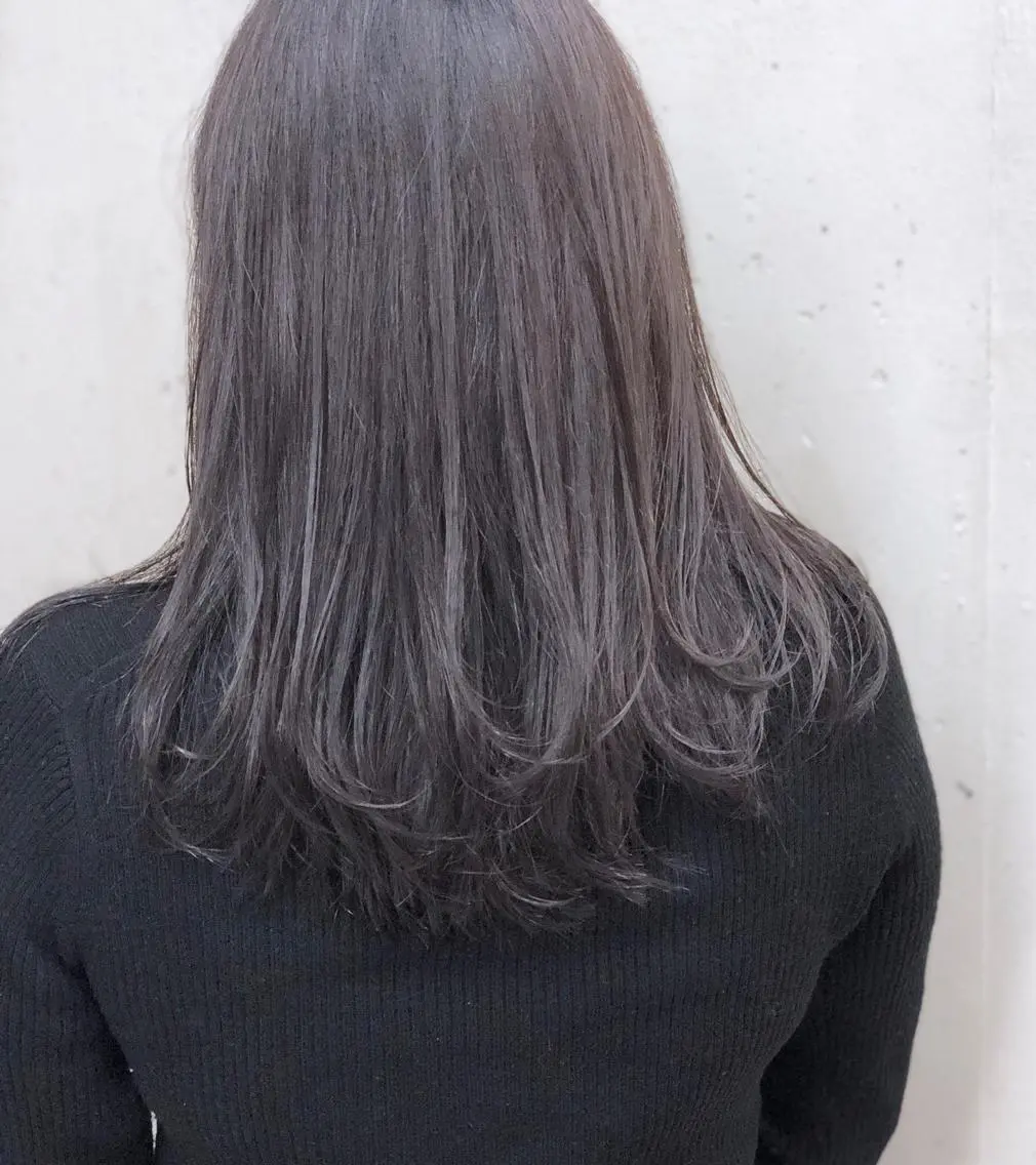 カラー グレージュ シルバー シルバーグレージュ ショート・ボブ 徳竹淳一のヘアスタイル