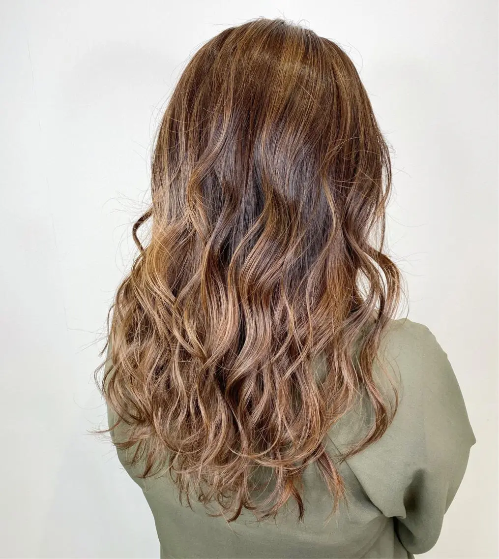 ミディアム カラー ハイライトカラー ハイライト カット ヘアカラー トリートメント 大橋 輝久のヘアスタイル