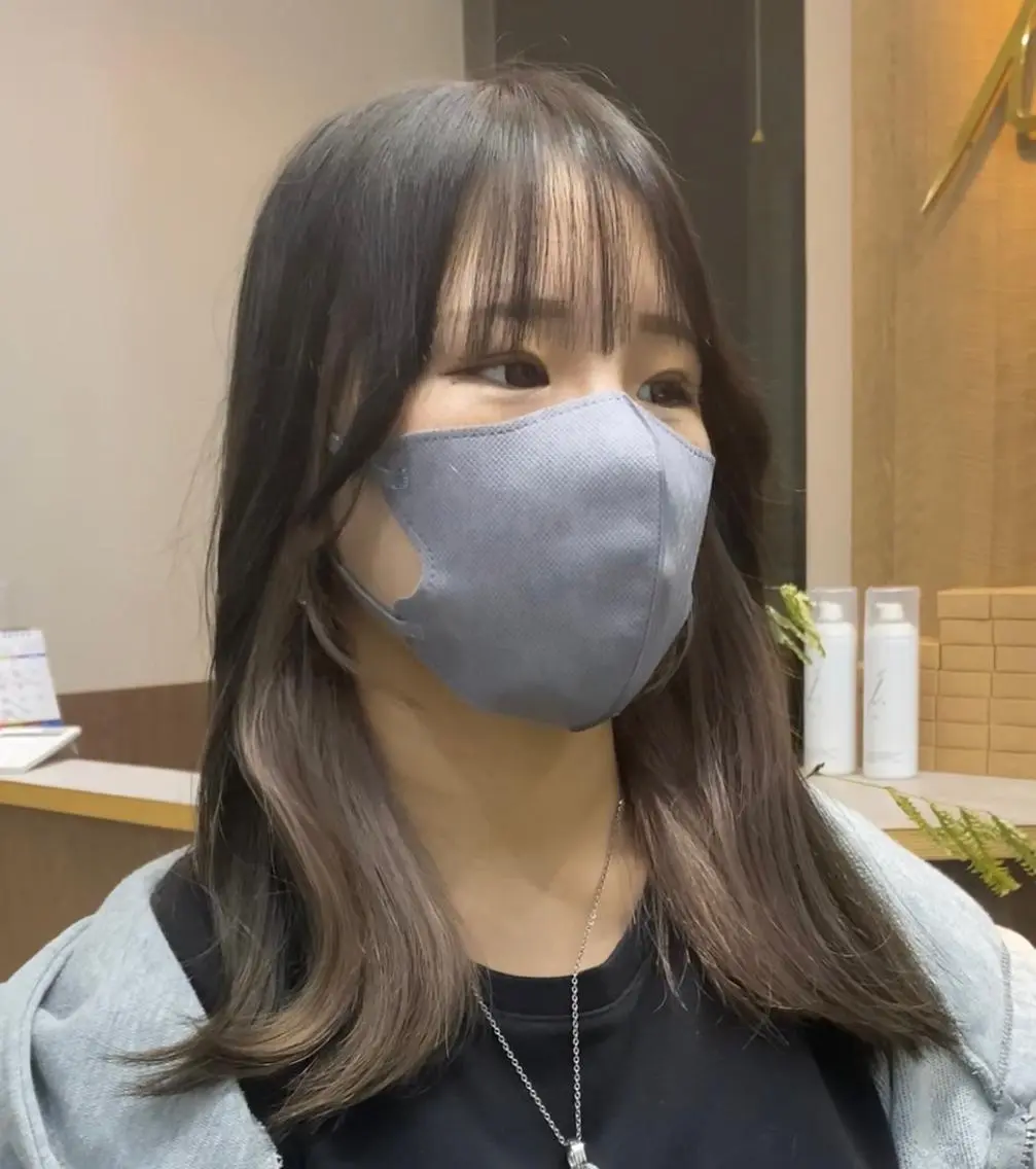 ミディアム カラー 横尾 歩のヘアスタイル