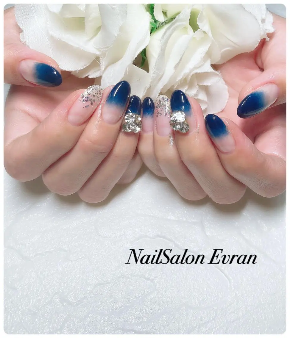 ネイル アートネイル フレンチネイル マグネットネイル 持ち込み ニュアンスネイル ハンドネイル Nail salon Evranのネイルデザイン