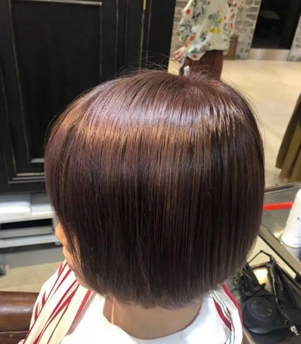 ショート カラー ブリーチ ピンクカラー 松田 真央のヘアスタイル