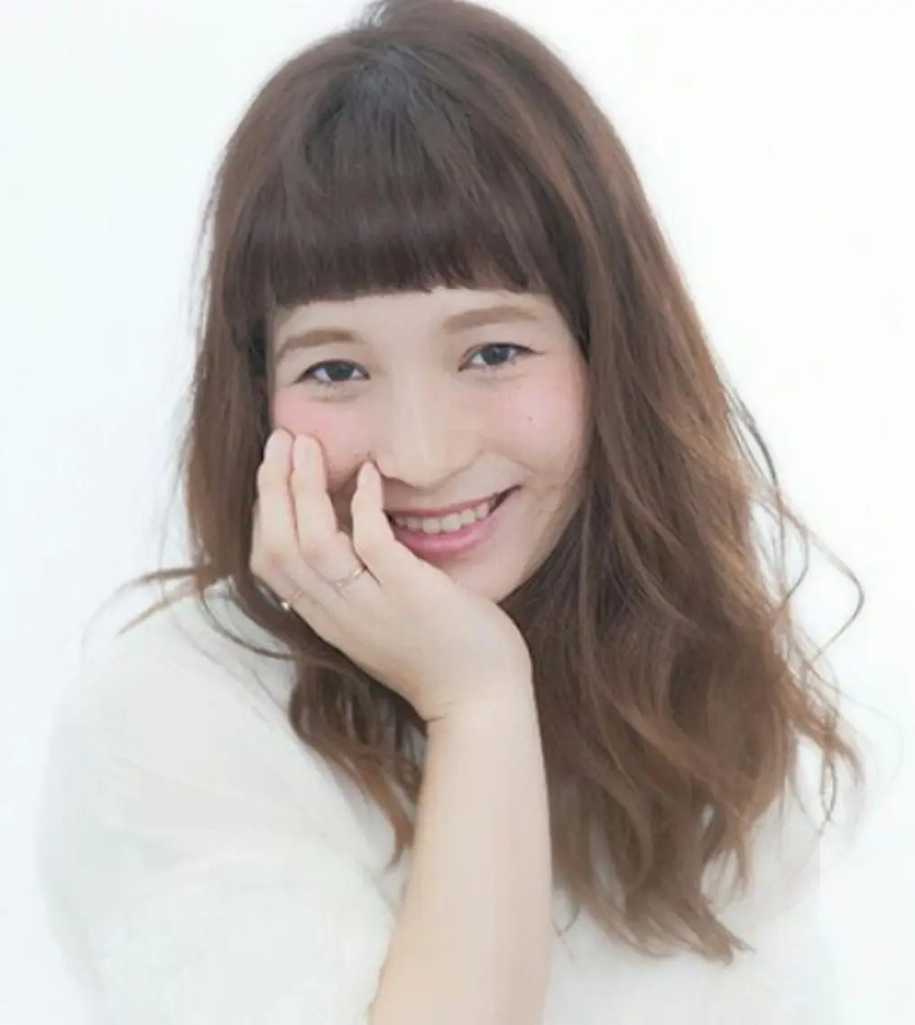 セミロング 宇賀治 智のヘアスタイル