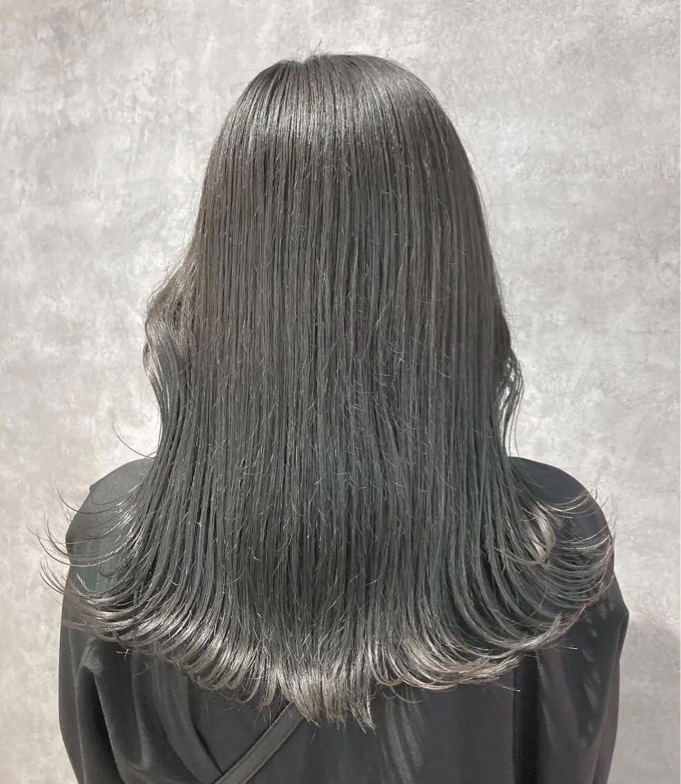 ミディアム カラー ベージュカラー オリーブベージュ くびれヘア スキバサミを使わない カット🌼唯🌼のヘアスタイル