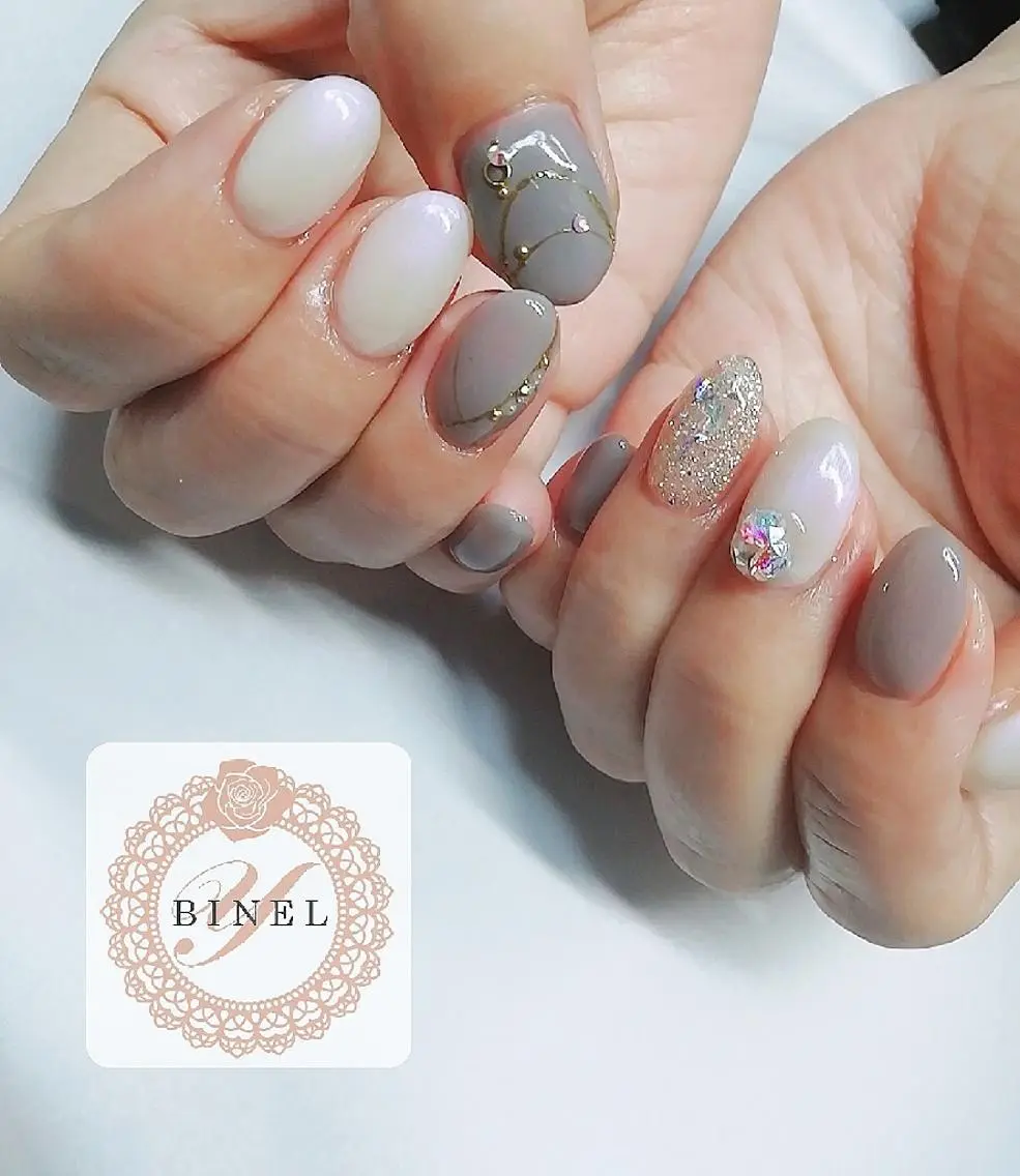 ネイル オーロラネイル キラキラネイル ワンカラーネイル ハンドネイル Nail Salon Y.BINELのネイルデザイン