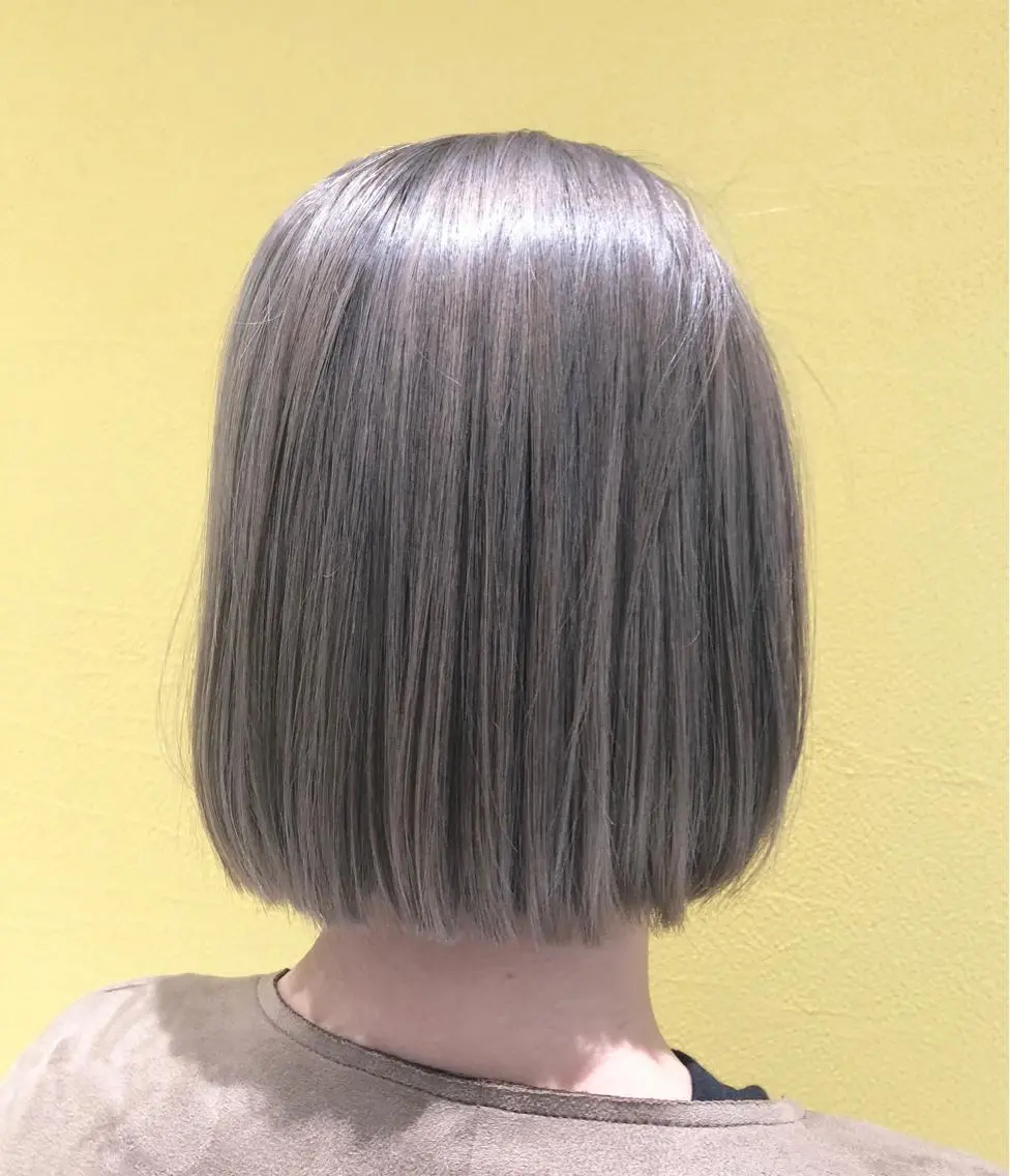 ミディアム カラー ブリーチ シルバー sano sayakaのヘアスタイル
