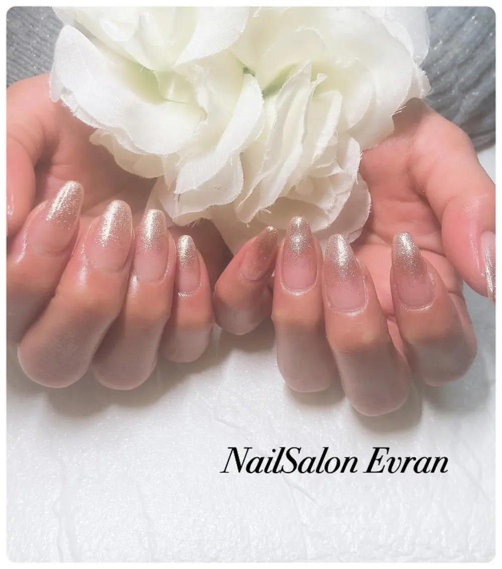 ネイル アートネイル フレンチネイル グラデーション マグネットネイル 持ち込み ハンドネイル Nail salon Evranのネイルデザイン