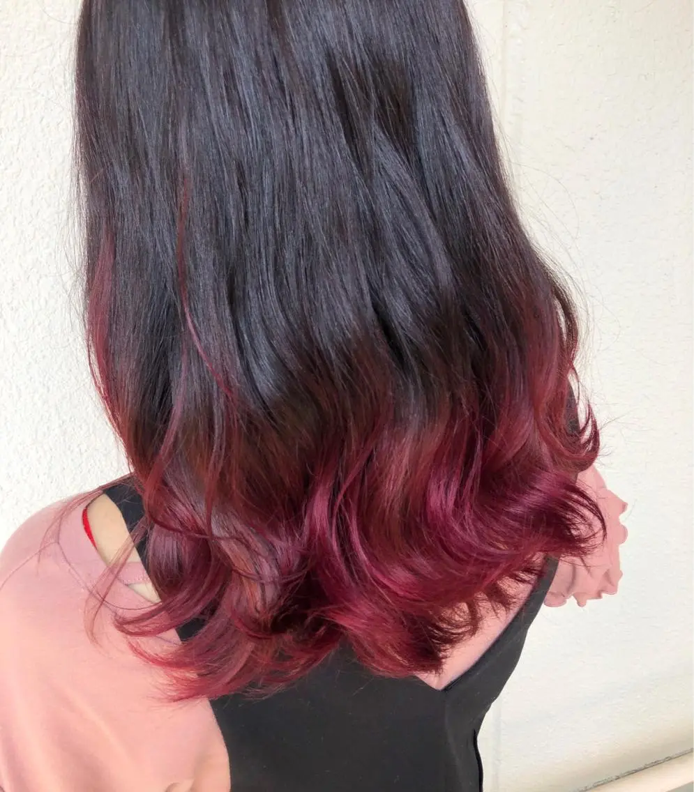 ロング カラー インナーカラー 推し ブリーチ 髪質改善のヘアスタイル