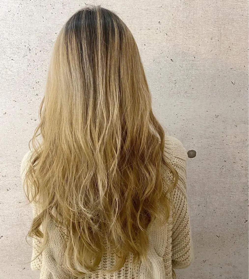 ロング カラー カット ヘアカラー トリートメント 久保 敏之のヘアスタイル