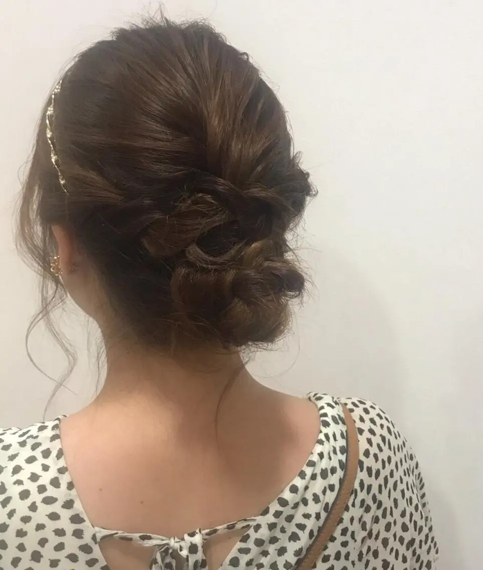 ミディアム ヘアアレンジ 脱白髪染め美容師 竹内涼乃のヘアスタイル