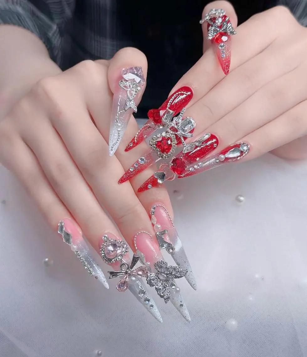 ネイル チークネイル フレンチネイル キラキラネイル 韓国ネイル マグネットネイル ハンドネイル Chibi h.babynailのネイルデザイン