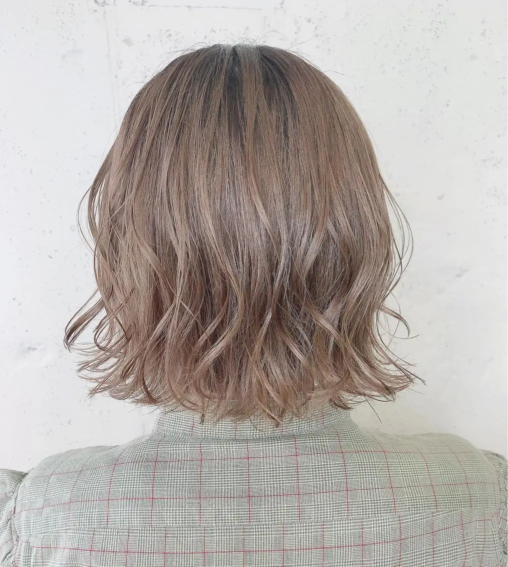 ショート カラー 透明感ハイトーン🦄 キラ🌈のヘアスタイル