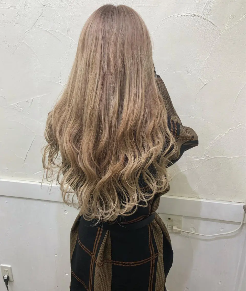 ロング Loob.TOKYO MIYA🌈のヘアスタイル