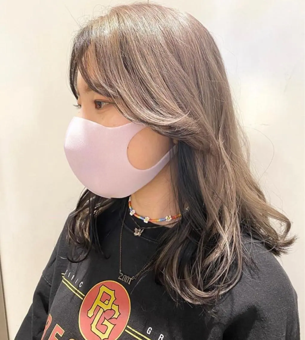 セミロング カラー ベージュカラー 黒髪 ホワイトベージュ 遠藤沙也加 /レイヤーカットのヘアスタイル
