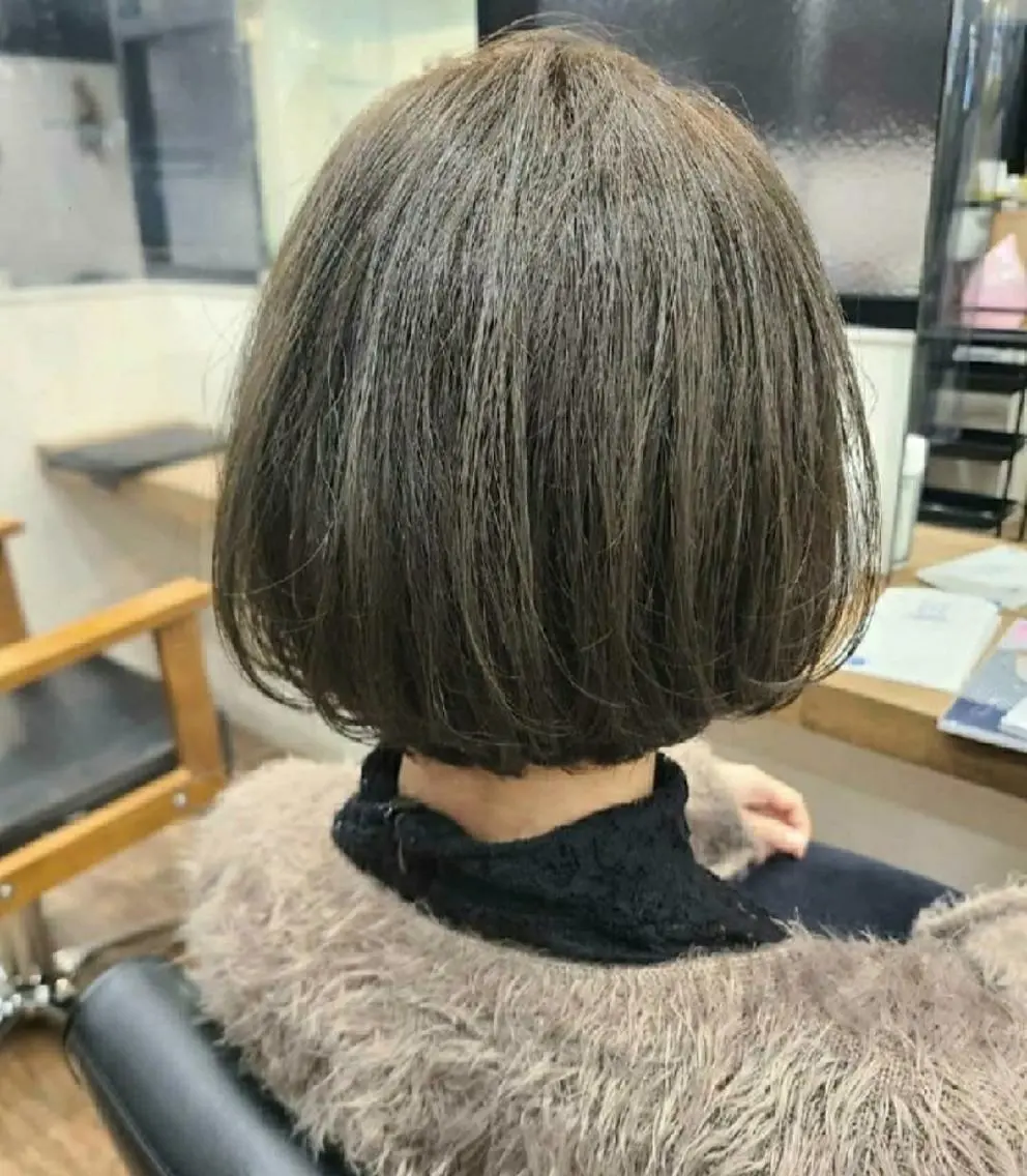 ショート カラー アッシュ オリーブアッシュ ボブ カット ヘアカラー トリートメント 関口 友菜のヘアスタイル