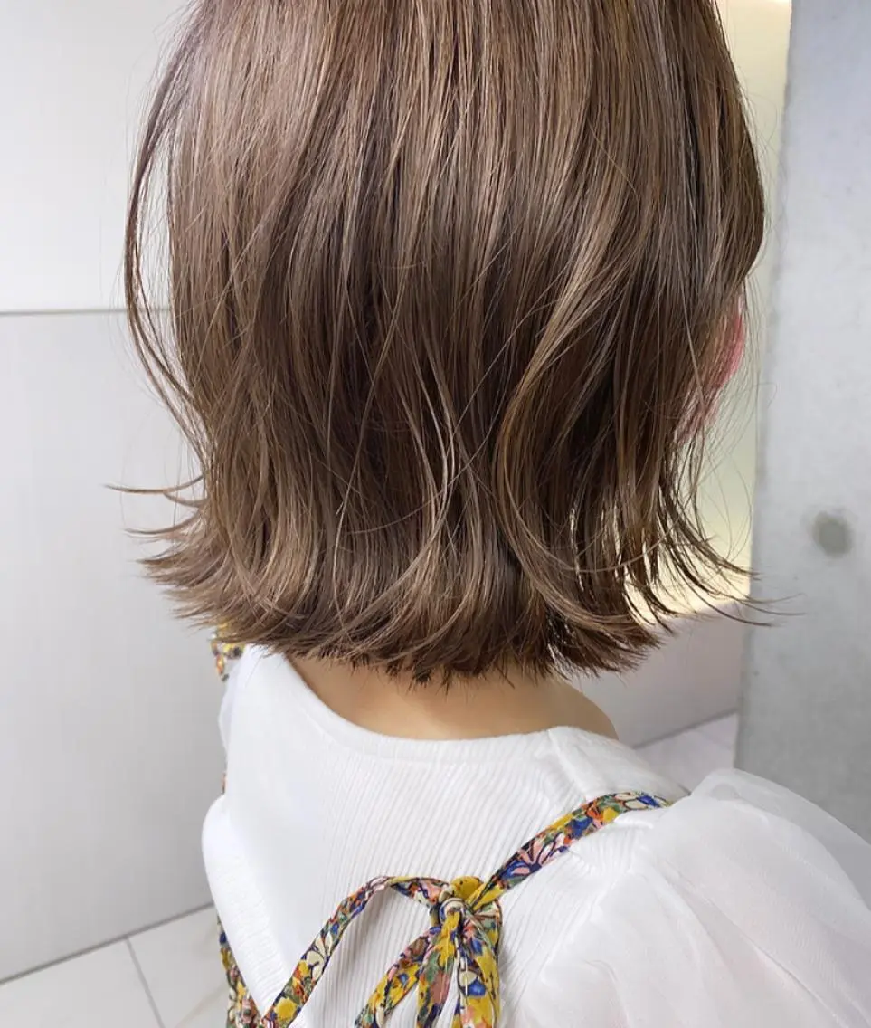 ミディアム カラー ベージュカラー ボブ フクダ ジュリのヘアスタイル