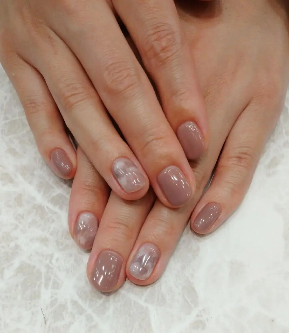 ネイル ニュアンスネイル ハンドネイル 會田 瑠衣のネイルデザイン